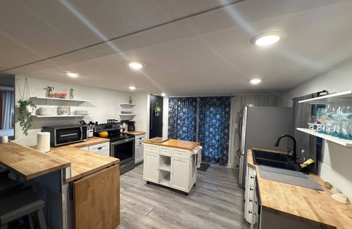 Merritt Island House | Our Cozy Tiny Home in delightful Merritt Island- 5min to KSC, 10min to cruises