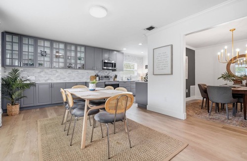 Dunedin House | Outdoor Oasis+ Heated Pool+Backyard Putting Green+Designer Style+Dunedin
