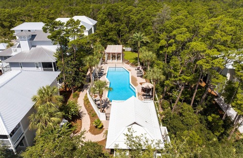Greenway Park House | Outdoor Oasis! Walk 2 Shops & Eat! LSV/Golf Cart, 3 Kings & Bikes!
