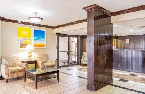 Broadmoor Hotel | OYO Hotel Baton Rouge Mid City
