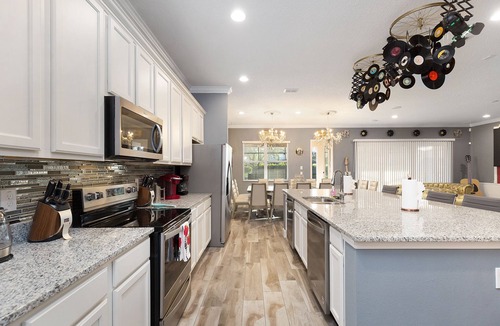 Loughman Villa | Palatial FOURTEEN-Bedrooms piece of art in Solterra Resort, close to Disney!