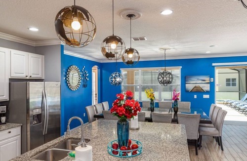 Loughman Villa | Palatial FOURTEEN-Bedroom in Solterra, 15 min to Disney!