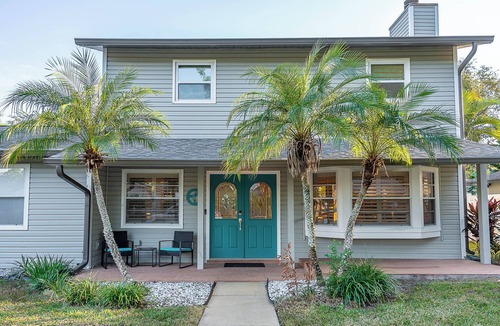 Palm Harbor House | Palm Paradise Pool/firepit/4bdrs 3bths private peaceful oasis w/outdoor shower