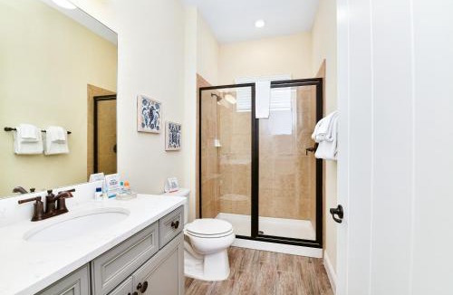 West Kissimmee House | Palm Tree Paradise Cottage Near Disney With Margaritaville Resort & Island H20 Waterpark Access - 3087Pi