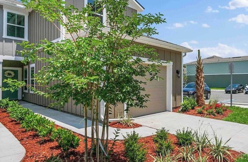 Baymeadows House | Palm Villa: 5 beds Playground, UNF, Mayo, Downtown