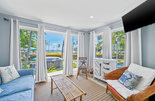 Anglers Park House | PARADISE BY THE SEA! Stunning Beach/direct Water View! Bring Your Boat!