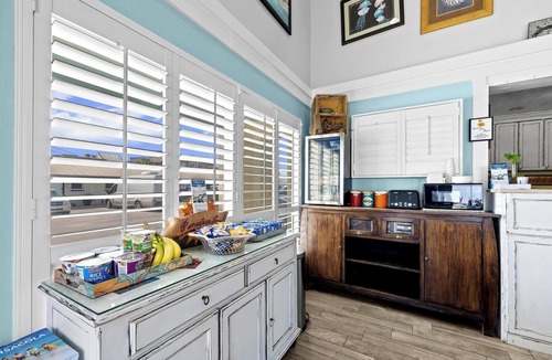 Pensacola Beach Hotel | Paradise inn