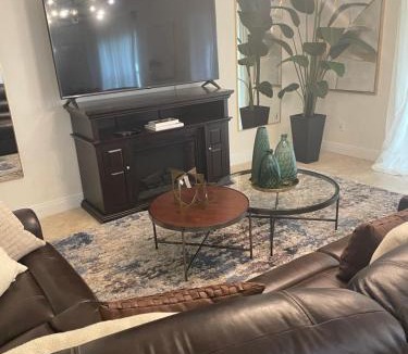 Port Saint Lucie House | Paradise Island