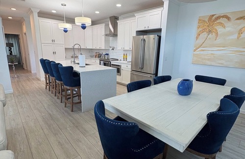 Saint James City House | Paradise on the Water with Pool
