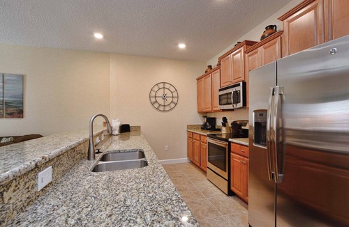 West Kissimmee House | Paradise Palms | Private Splash Pool & BBQ | 2 King Beds | Dog Friendly | Near Disney