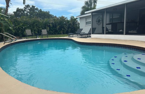 South Bradenton House | Paradise Retreat with HEATED POOL- Need We Say More