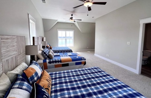 Coosa County House | Parker Creek Paradise with SHOW STOPPING WATERFRONT