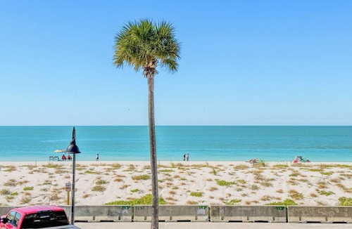 Pass-a-Grille Historic District Condo | Pass a grille Gulf Way Beachfront 13