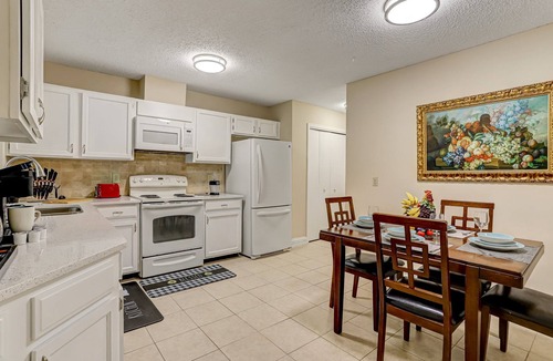 Sunbeam House | Patio Paradise, 2 Bedrooms, 3 Full Bathrooms, Screened patio, Large Backyard