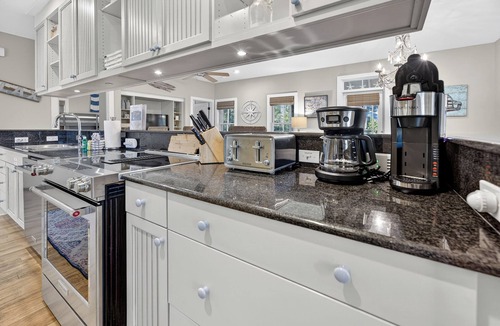 Seacrest Cottage | Paws, Pedals & Paradise- Golf Cart & Bikes Included!