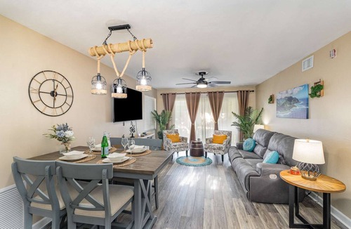 Ocean Side Village Condo | Peaceful 2/2 Pondside Condo · Half Mile from Beach