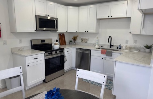 Palm Beach - West Palm Beach House | Peaceful 2-bedroom house newly renovated with all amenities in West Palm Beach