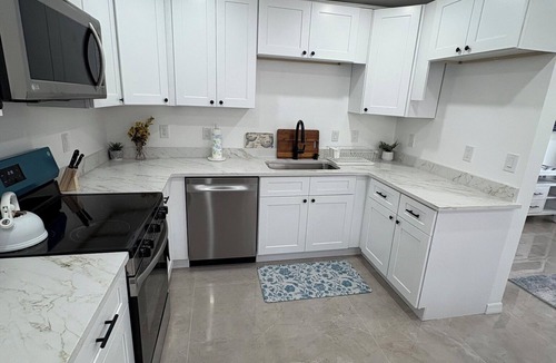 Palm Beach - West Palm Beach House | Peaceful 2-bedroom house newly renovated with all amenities in West Palm Beach