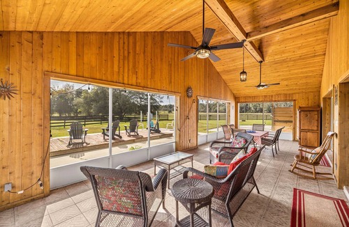 Morriston House | Peaceful 58-Acre Ranch Near WEC Room to Relax, Room to Reconnect Sleeps 8