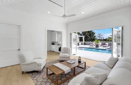 Rural Estates Villa | Peaceful 6-bedroom Grand Naples Villa Resort Mansion w Luxury Living Pool Spa