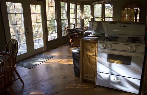 Waldo Cabin | Peaceful Cabin in the Woods. Hiking & Beautiful Views.
