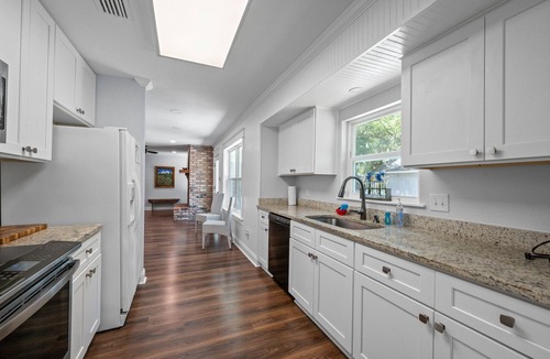 Fairhope House | Peaceful Fairhope Retreat-large home on 1 acre lot!