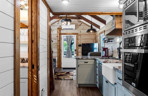 Menlo Cabin | Peaceful Mountain Tiny Home with Breathtaking Valley Views & Fireplace Near Lookout Mountain, Menlo GA