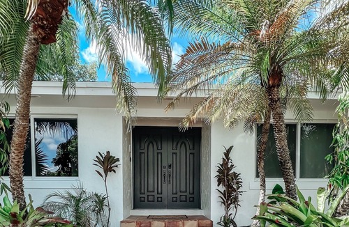 Palmetto Bay Villa | Peacock Villa Palmetto Bay