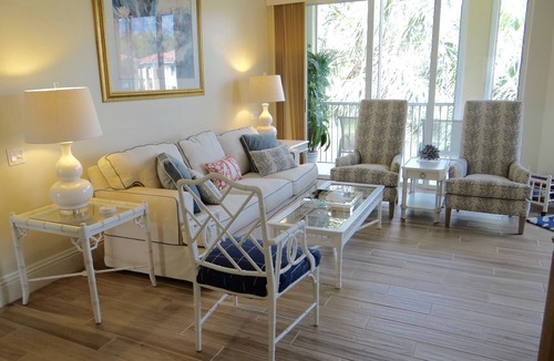 Pelican Bay Condo | PELICAN BAY Close To Pool/Beach/Shopping/Fitness/Pickleball/Lakefront