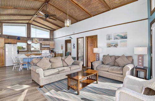 Fort Morgan House | Pelican Paradise- Direct Beachfront Charmer