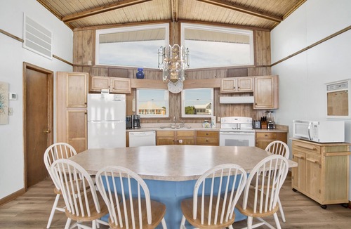 Fort Morgan House | Pelican Paradise- Direct Beachfront Charmer