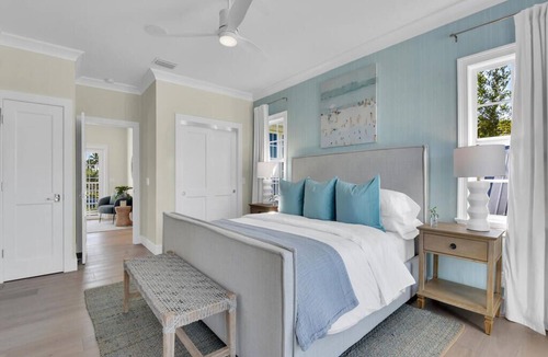 Royal Harbor House | PELICAN SHORE - Remodeled 5 bed + 2 den, 2 story expansive waterfront home!