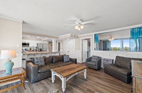 Gulf Lagoon Beach Condo | Pelican Walk 501- 3 Bedroom Condo FREE Beach Chairs!