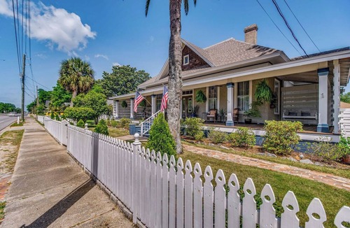 East Hill House | Pensacola 1BR Sleeps 2 Close to Downtown