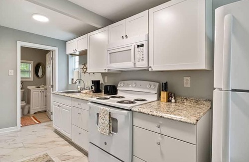 South Pensacola House | Pensacola Baptist Hospital 2 Bedroom Apartment
