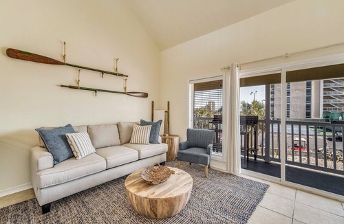 Villa Sabine Condo | Pensacola Beach Bay-View Loft | Walk to Gulf | Bunk Beds | Sleeps 6 | Renovated