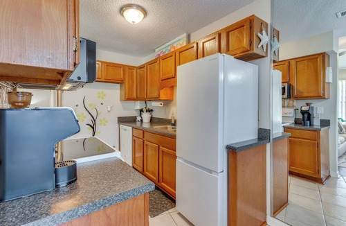 Ferry Pass Condo | Pensacola Condo w/Patio by Hospitals & Dining