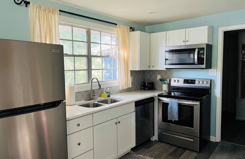 South Pensacola House | Pensacola Duplex Near Hospital and PCC
