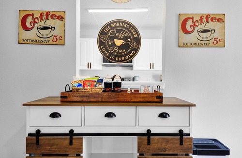 Pensacola House | Pensacola Retreat: Beach & Downtown Fun Awaits!