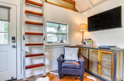 East Hill House | Pensacola Tiny House < 1 Mi to Bayview Park!