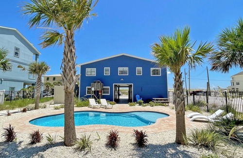 Villa Segunda House | Perfect 4 bdrm home w/ private pool & volleyball court - Steps to the beach!