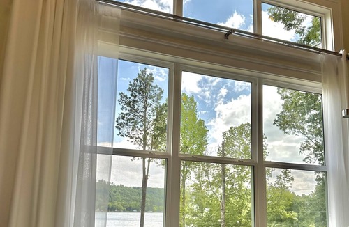 Cedar Bluff House | Perfect Escape to "Stilts". Lake, Pool, Hottub, kayaks, and countless fun!