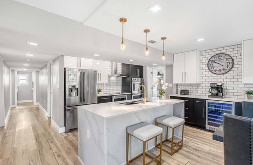 Merritt Island House | Perfect Group Getaway W/Heated Pool & Outdoor Patio! 🌅