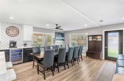 Merritt Island House | Perfect Group Getaway W/Heated Pool & Outdoor Patio! 🌅
