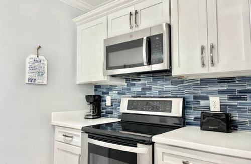 Brigantine Condo | Perfect Location 2 BR w/bay views! 1 block to beach! Winter rentals 40% off!