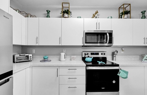 Florida City House | Perfect Oasis (Mint)