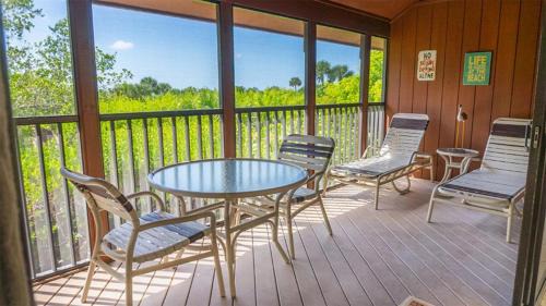 Sanibel House | Pet Friendly 3-Bedroom Villa with Gulf Views & Screened Porch - Signal Inn 19