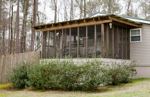 Alexander City House | Pet-Friendly 3BR | Family Comfort + Cozy Vibes