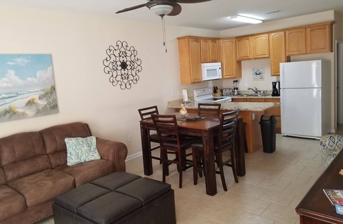 Gulfport House | Pet-Friendly Beach Retreat 5–10 Minute Walk to the Beach- Near Gulfport & Biloxi