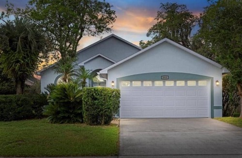 Chuluota House | Pet Friendly!✰ Charming home with big patio!